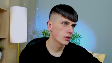 Rony online show from March 11, 2026, 7:42 pm