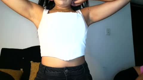 Snapshot of roosmery_ chatting on July 15, 2026, 1:49 pm roosmery_ online show from July 15, 2026, 1:49 pm