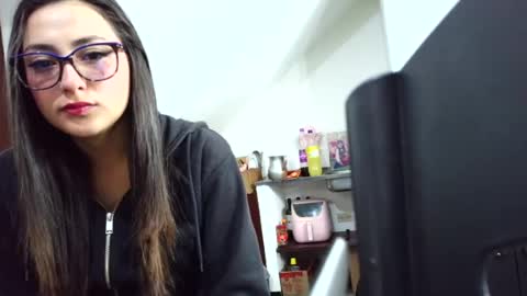 Snapshot of roosmery_ chatting on July 27, 2026, 1:51 pm roosmery_ online show from July 27, 2026, 1:51 pm