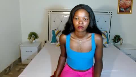 Snapshot of rorennah chatting on May 22, 2026, 6:35 pm Rorenah online show from May 22, 2026, 6:35 pm