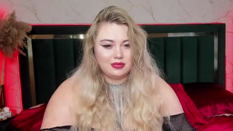 Chloe online show from February 5, 2025, 1:04 am