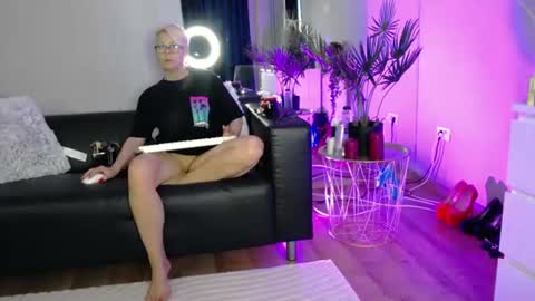 Rose online show from June 15, 2026, 4:25 am