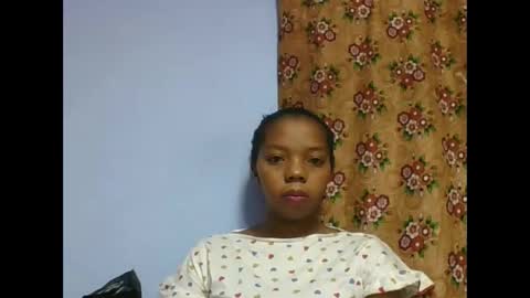 Snapshot of rosah225127 chatting on April 15, 2026, 3:35 am rosah225127 online show from April 15, 2026, 3:35 am