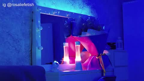 Snapshot of rosaliefetish chatting on December 4, 2024, 4:27 pm Rosalie online show from December 4, 2024, 4:27 pm