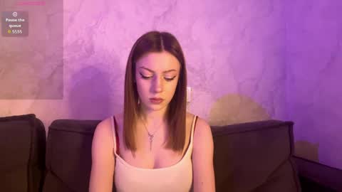 rosaliehue online show from April 12, 2026, 6:13 pm