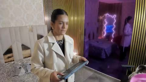 Snapshot of rosalind_tay chatting on September 9, 2025, 11:32 am ROSALIN online show from September 9, 2025, 11:32 am