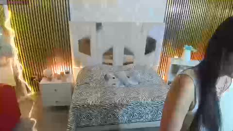 Snapshot of rosalind_tay chatting on September 11, 2025, 12:49 pm ROSALIN online show from September 11, 2025, 12:49 pm