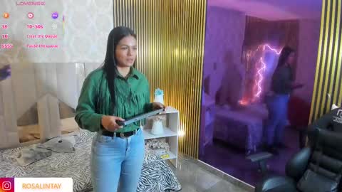 Snapshot of rosalind_tay chatting on September 17, 2025, 11:23 am ROSALIN online show from September 17, 2025, 11:23 am