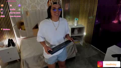 Snapshot of rosalind_tay chatting on October 1, 2025, 10:32 am ROSALIN online show from October 1, 2025, 10:32 am