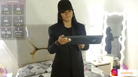 Snapshot of rosalind_tay chatting on October 19, 2025, 11:00 am ROSALIN online show from October 19, 2025, 11:00 am