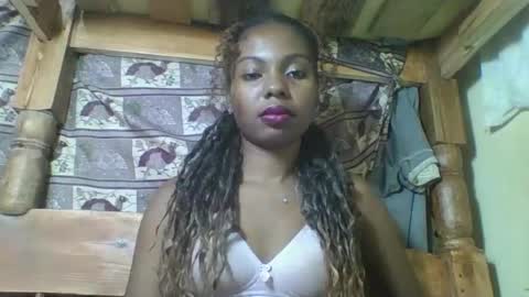 Snapshot of rosalinda933 chatting on April 12, 2026, 6:18 am Rosalinda online show from April 12, 2026, 6:18 am