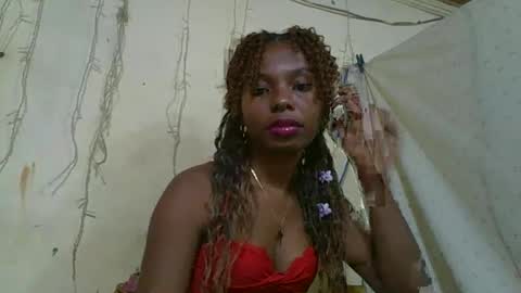 Snapshot of rosalinda933 chatting on May 4, 2026, 11:45 pm Rosalinda online show from May 4, 2026, 11:45 pm