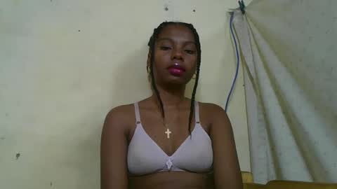 Snapshot of rosalinda933 chatting on May 9, 2026, 1:44 am Rosalinda online show from May 9, 2026, 1:44 am