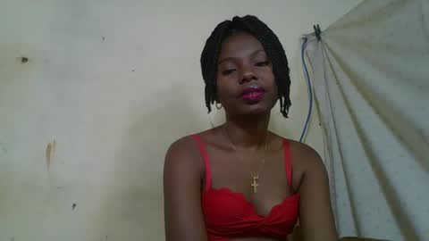 Snapshot of rosalinda933 chatting on May 11, 2026, 4:29 am Rosalinda online show from May 11, 2026, 4:29 am
