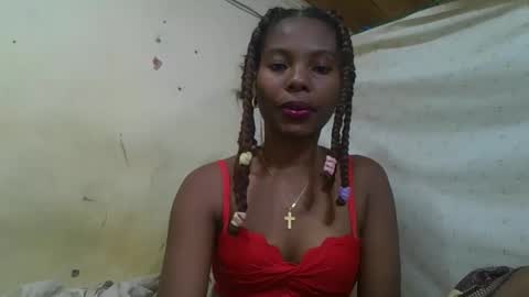 Snapshot of rosalinda933 chatting on May 17, 2026, 1:29 pm Rosalinda online show from May 17, 2026, 1:29 pm