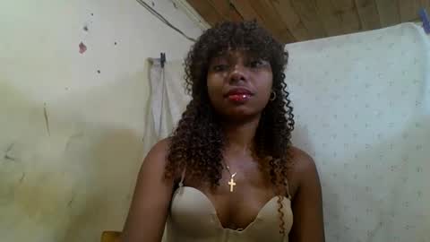 Snapshot of rosalinda933 chatting on May 30, 2026, 9:34 pm Rosalinda online show from May 30, 2026, 9:34 pm