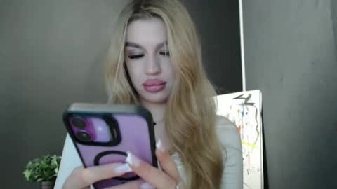 Snapshot of rosaline_ly chatting on November 30, 2025, 2:32 pm Rosalina online show from November 30, 2025, 2:32 pm