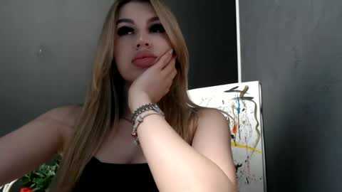 Snapshot of rosaline_ly chatting on June 20, 2026, 12:41 pm Rosalina online show from June 20, 2026, 12:41 pm
