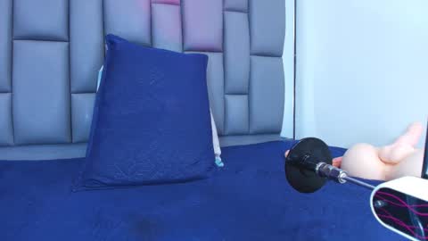 rosana_gomez online show from November 15, 2025, 3:15 am