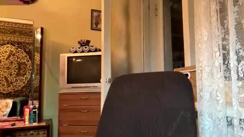 Snapshot of rosanareichelt chatting on December 17, 2025, 3:07 pm Mona online show from December 17, 2025, 3:07 pm