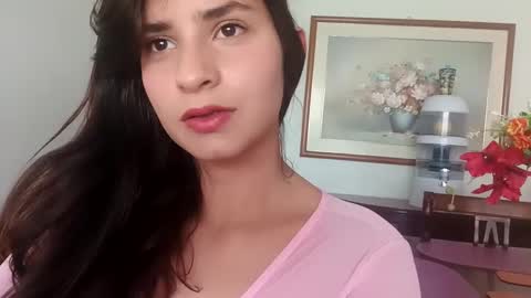 rosasvioletas online show from October 9, 2025, 6:06 pm