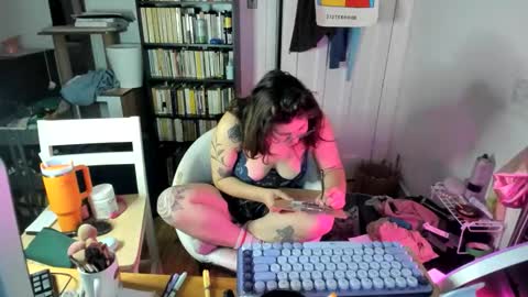 rose257044 online show from October 28, 2025, 10:34 pm