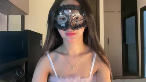 Snapshot of rose_ah chatting on May 6, 2026, 8:19 am rose_ah online show from May 6, 2026, 8:19 am