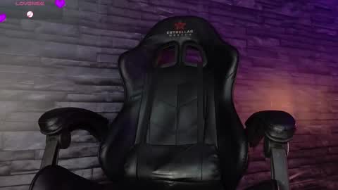 Snapshot of rose_baker_ chatting on February 26, 2025, 5:50 pm ROSE BAKER online show from February 26, 2025, 5:50 pm