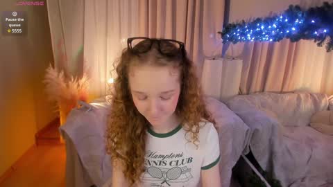 Snapshot of rose_charming_ chatting on December 20, 2024, 12:52 am Rose online show from December 20, 2024, 12:52 am