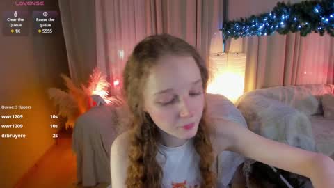Snapshot of rose_charming_ chatting on January 2, 2025, 12:55 am Rose online show from January 2, 2025, 12:55 am