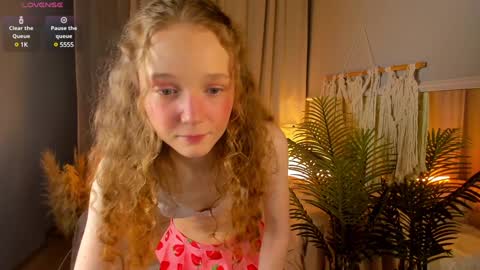 Snapshot of rose_charming_ chatting on January 31, 2025, 9:26 pm Rose online show from January 31, 2025, 9:26 pm