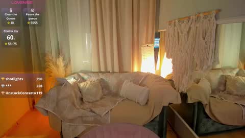 Snapshot of rose_charming_ chatting on February 27, 2025, 1:59 am Rose online show from February 27, 2025, 1:59 am
