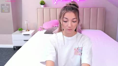 Kimberlly online show from October 8, 2025, 1:14 am