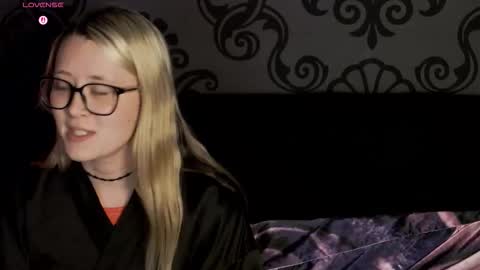 Snapshot of rose_xxx_bb chatting on December 20, 2025, 2:18 am Kinky Inky online show from December 20, 2025, 2:18 am