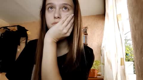 Snapshot of roseannehensle chatting on December 1, 2025, 1:21 am Sophie online show from December 1, 2025, 1:21 am