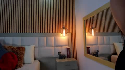 roseaurora online show from January 14, 2026, 1:39 pm