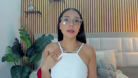 roseaurora online show from February 10, 2026, 12:53 pm