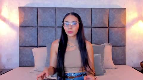 roseaurora online show from April 10, 2026, 12:21 pm