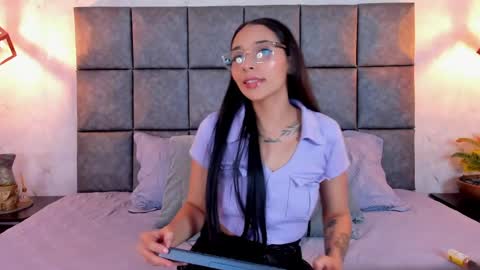 Snapshot of roseaurora chatting on May 4, 2026, 12:01 pm roseaurora online show from May 4, 2026, 12:01 pm