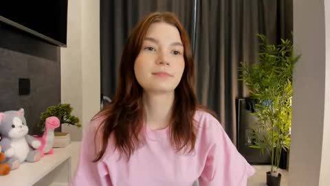 Snapshot of roseblanche2k chatting on May 25, 2026, 12:44 pm Florin online show from May 25, 2026, 12:44 pm