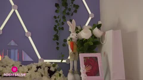 roseess_ online show from July 28, 2026, 3:21 pm