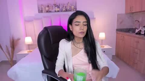 Snapshot of rosel_rouge chatting on January 5, 2026, 10:46 pm ROSEL online show from January 5, 2026, 10:46 pm