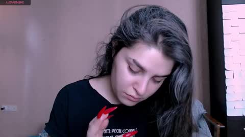 Rose online show from November 17, 2025, 7:47 am