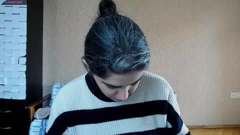 Snapshot of roselina_ chatting on January 17, 2026, 9:03 am Rose online show from January 17, 2026, 9:03 am