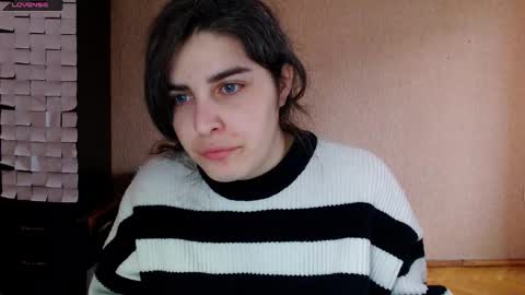 Snapshot of roselina_ chatting on January 18, 2026, 12:09 pm Rose online show from January 18, 2026, 12:09 pm