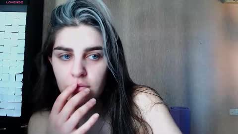 Snapshot of roselina_ chatting on February 16, 2026, 10:22 am Rose online show from February 16, 2026, 10:22 am