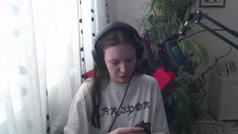 Lina online show from April 6, 2026, 10:05 am