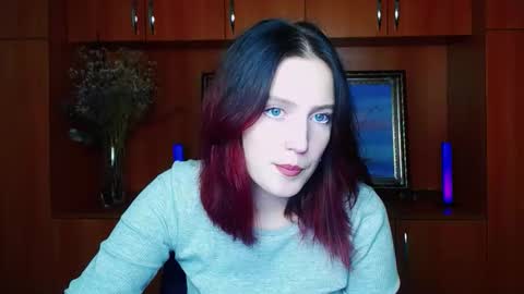 Scarlet online show from November 4, 2025, 7:07 am