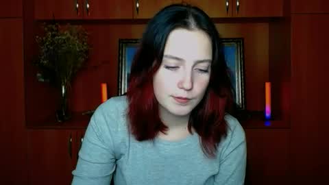 Scarlet online show from November 5, 2025, 2:28 pm