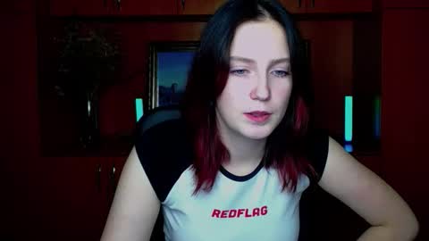 Scarlet online show from November 7, 2025, 1:33 pm